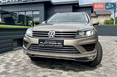 Внедорожник / Кроссовер Volkswagen Touareg 2017 в 