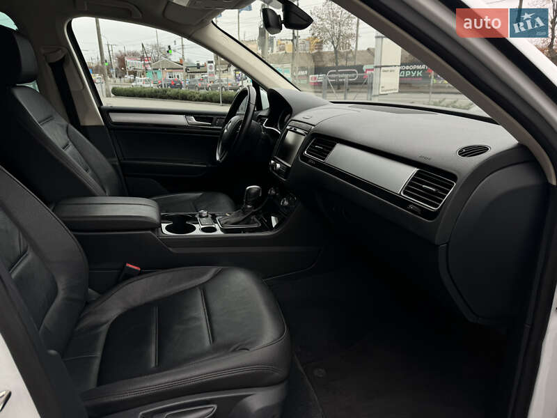 Внедорожник / Кроссовер Volkswagen Touareg 2017 в Виннице