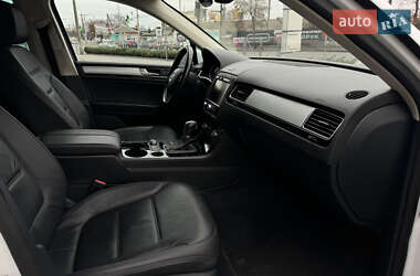 Позашляховик / Кросовер Volkswagen Touareg 2017 в 