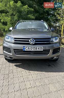 Внедорожник / Кроссовер Volkswagen Touareg 2011 в 