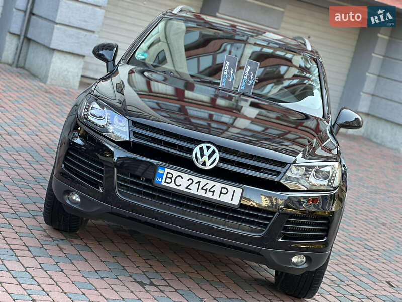 Позашляховик / Кросовер Volkswagen Touareg 2012 в Івано-Франківську