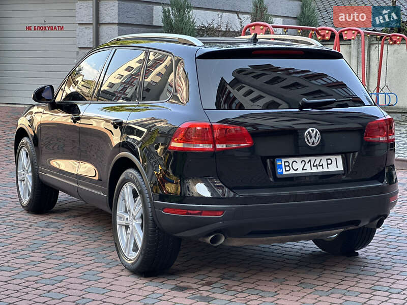 Позашляховик / Кросовер Volkswagen Touareg 2012 в Івано-Франківську