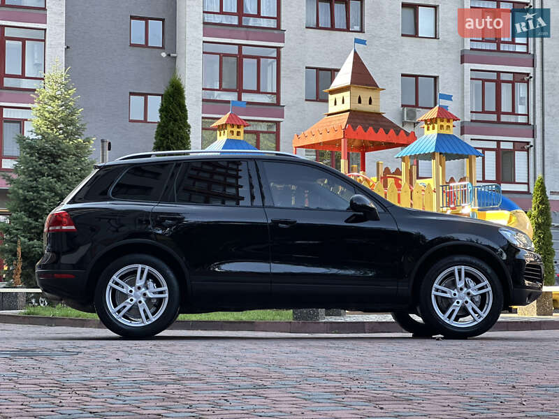 Позашляховик / Кросовер Volkswagen Touareg 2012 в Івано-Франківську
