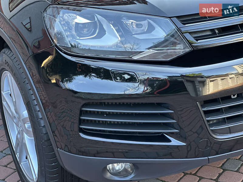 Позашляховик / Кросовер Volkswagen Touareg 2012 в Івано-Франківську