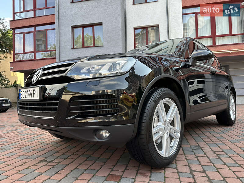 Позашляховик / Кросовер Volkswagen Touareg 2012 в Івано-Франківську
