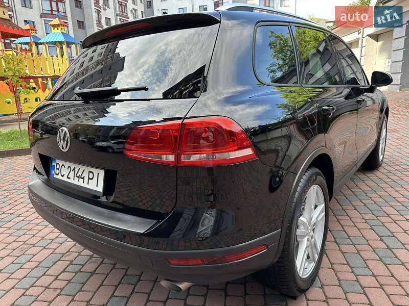 Позашляховик / Кросовер Volkswagen Touareg 2012 в Івано-Франківську