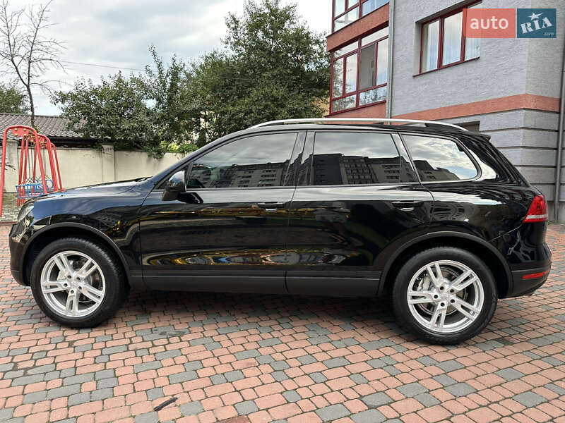 Позашляховик / Кросовер Volkswagen Touareg 2012 в Івано-Франківську