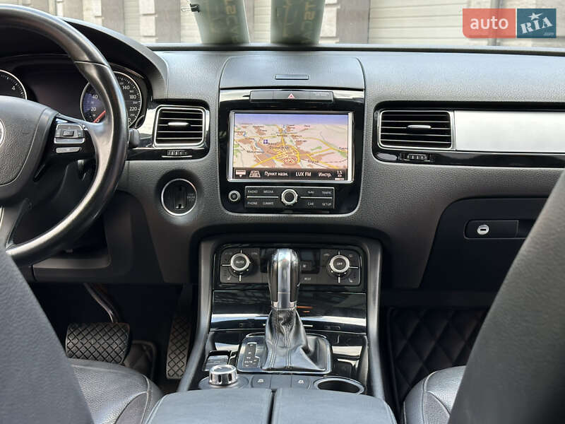 Позашляховик / Кросовер Volkswagen Touareg 2012 в Івано-Франківську
