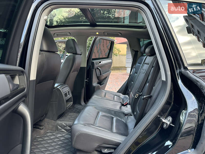 Позашляховик / Кросовер Volkswagen Touareg 2012 в Івано-Франківську