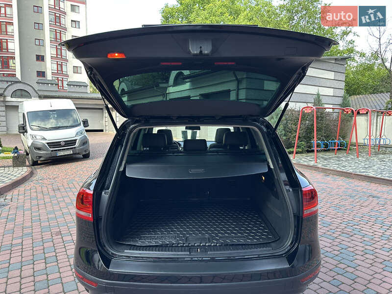 Позашляховик / Кросовер Volkswagen Touareg 2012 в Івано-Франківську