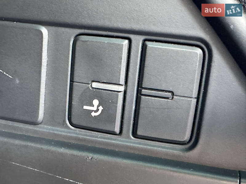 Позашляховик / Кросовер Volkswagen Touareg 2012 в Івано-Франківську