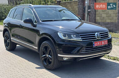 Внедорожник / Кроссовер Volkswagen Touareg 2017 в Ровно