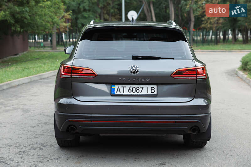 Позашляховик / Кросовер Volkswagen Touareg 2021 в Харкові