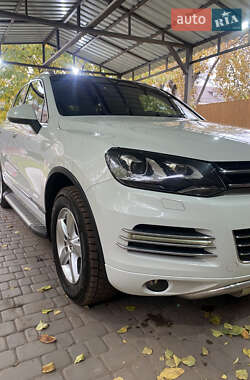 Внедорожник / Кроссовер Volkswagen Touareg 2014 в Кривом Роге
