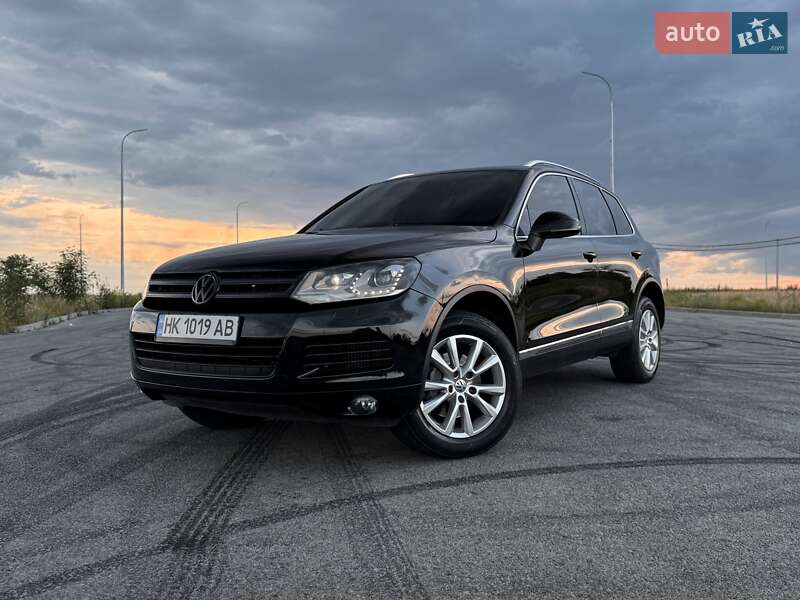 Внедорожник / Кроссовер Volkswagen Touareg 2013 в Ровно