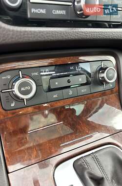 Позашляховик / Кросовер Volkswagen Touareg 2014 в 