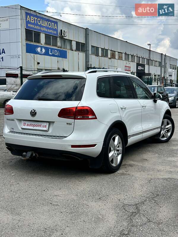 Внедорожник / Кроссовер Volkswagen Touareg 2014 в Сумах