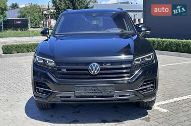 Позашляховик / Кросовер Volkswagen Touareg 2022 в Чернівцях
