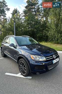 Внедорожник / Кроссовер Volkswagen Touareg 2011 в Киеве
