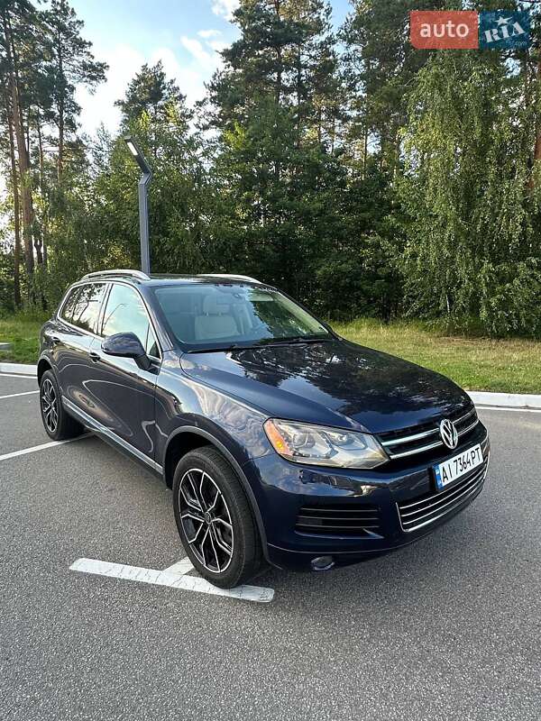 Внедорожник / Кроссовер Volkswagen Touareg 2011 в 