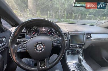 Внедорожник / Кроссовер Volkswagen Touareg 2015 в 