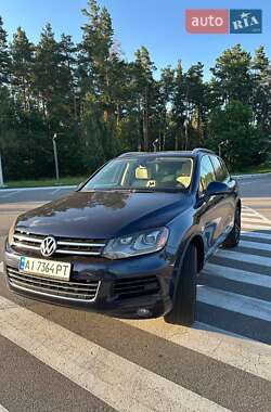 Внедорожник / Кроссовер Volkswagen Touareg 2011 в 