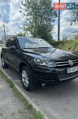Внедорожник / Кроссовер Volkswagen Touareg 2014 в Харькове
