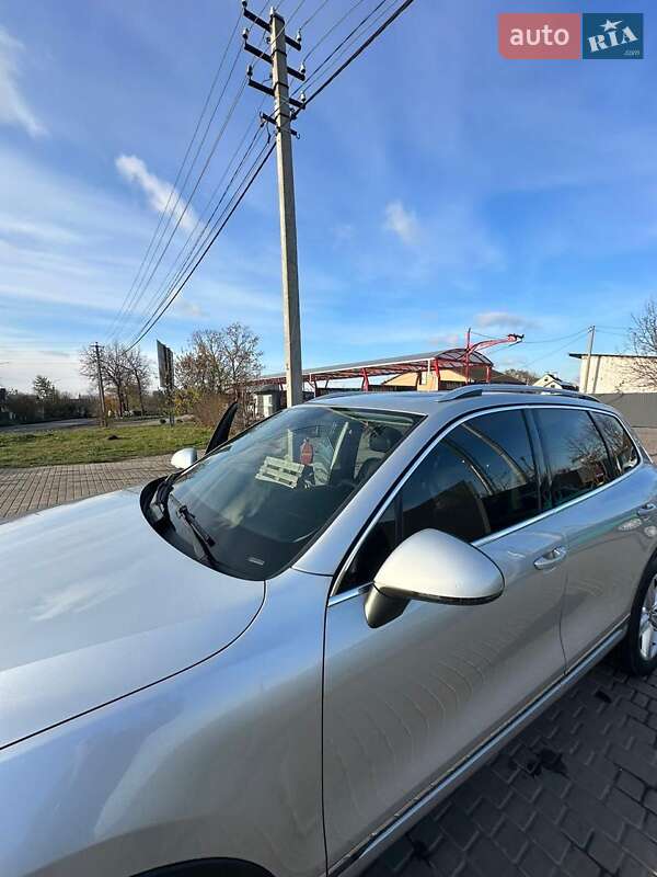 Внедорожник / Кроссовер Volkswagen Touareg 2013 в Умани фото 2 Внедорожник / Кроссовер Volkswagen Touareg 2013 в Умани