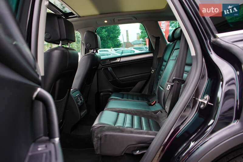 Внедорожник / Кроссовер Volkswagen Touareg 2014 в Житомире