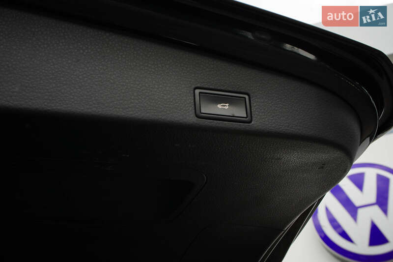 Внедорожник / Кроссовер Volkswagen Touareg 2014 в Житомире