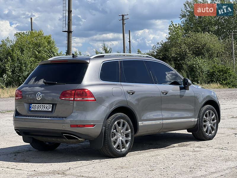 Внедорожник / Кроссовер Volkswagen Touareg 2012 в Жмеринке