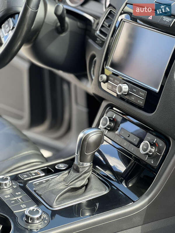 Внедорожник / Кроссовер Volkswagen Touareg 2012 в Жмеринке