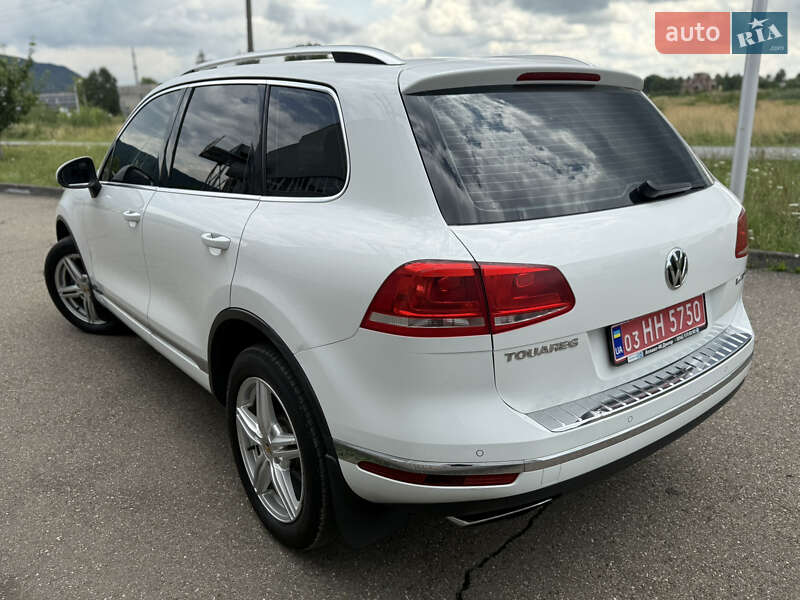 Позашляховик / Кросовер Volkswagen Touareg 2015 в Виноградові