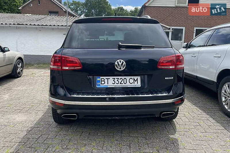 Внедорожник / Кроссовер Volkswagen Touareg 2016 в Киеве