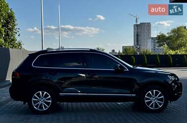Внедорожник / Кроссовер Volkswagen Touareg 2014 в 
