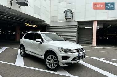 Внедорожник / Кроссовер Volkswagen Touareg 2016 в 