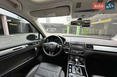 Внедорожник / Кроссовер Volkswagen Touareg 2016 в 