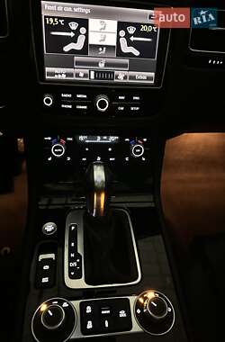 Внедорожник / Кроссовер Volkswagen Touareg 2016 в 