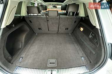 Внедорожник / Кроссовер Volkswagen Touareg 2016 в 