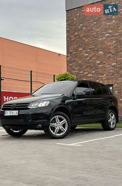 Позашляховик / Кросовер Volkswagen Touareg 2011 в Києві
