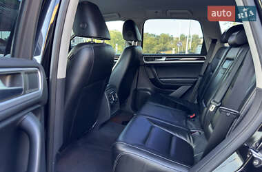 Внедорожник / Кроссовер Volkswagen Touareg 2014 в 