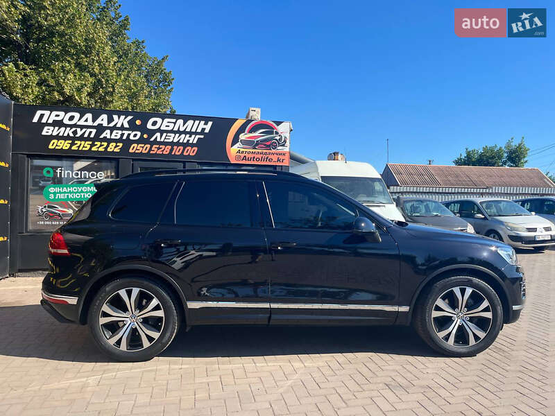 Позашляховик / Кросовер Volkswagen Touareg 2015 в Кривому Розі