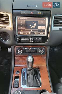 Внедорожник / Кроссовер Volkswagen Touareg 2011 в 