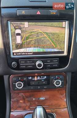 Внедорожник / Кроссовер Volkswagen Touareg 2011 в 