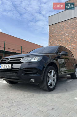 Внедорожник / Кроссовер Volkswagen Touareg 2011 в Киеве