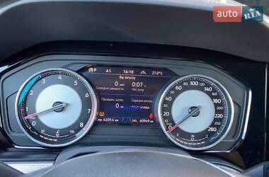 Внедорожник / Кроссовер Volkswagen Touareg 2019 в 