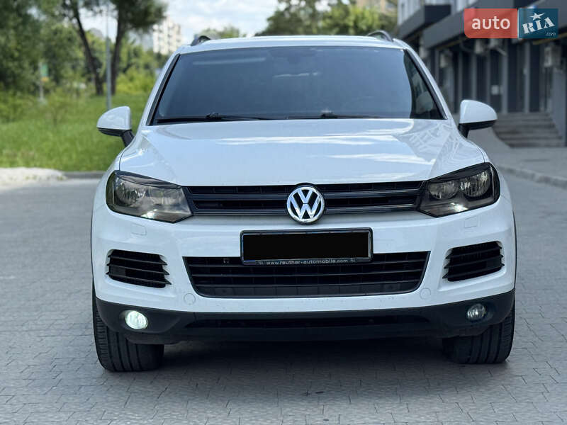 Внедорожник / Кроссовер Volkswagen Touareg 2013 в Львове
