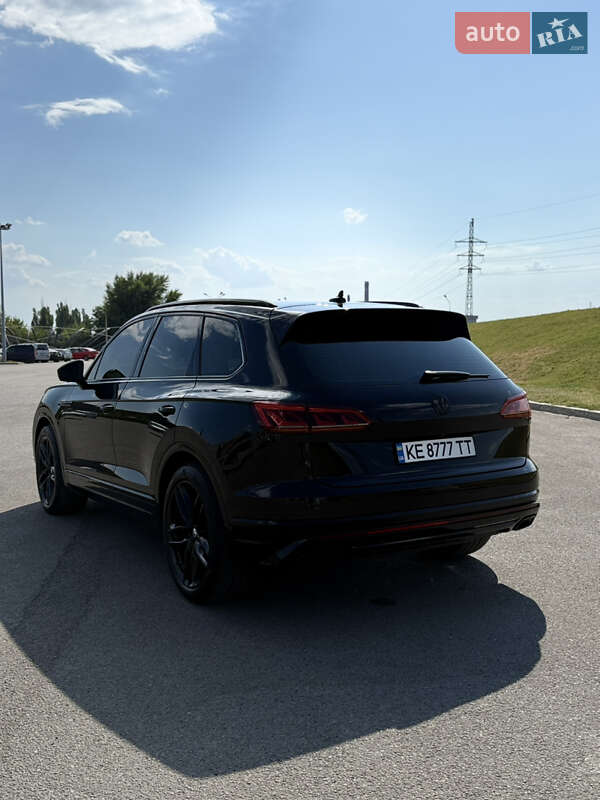 Внедорожник / Кроссовер Volkswagen Touareg 2018 в Днепре