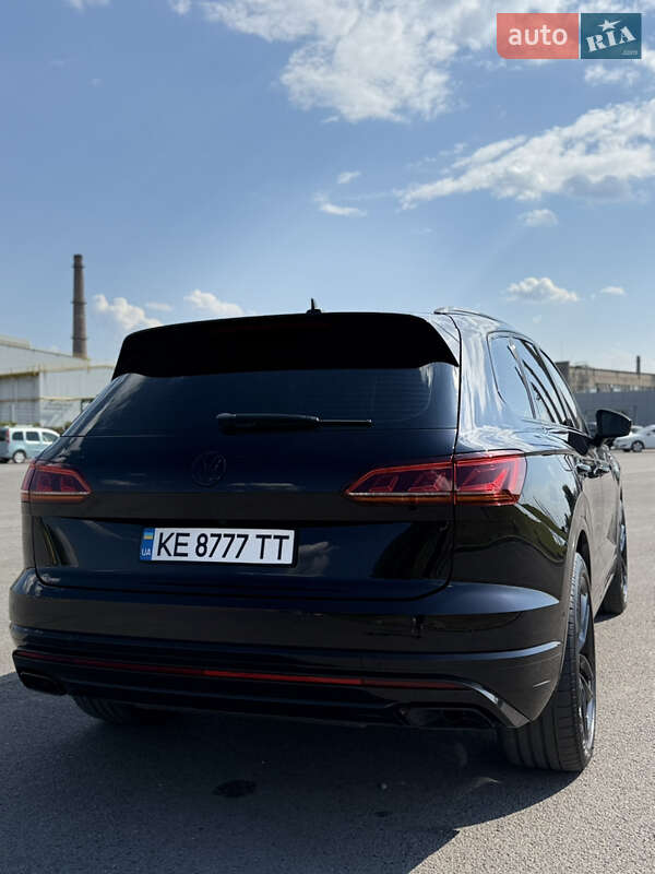 Внедорожник / Кроссовер Volkswagen Touareg 2018 в Днепре