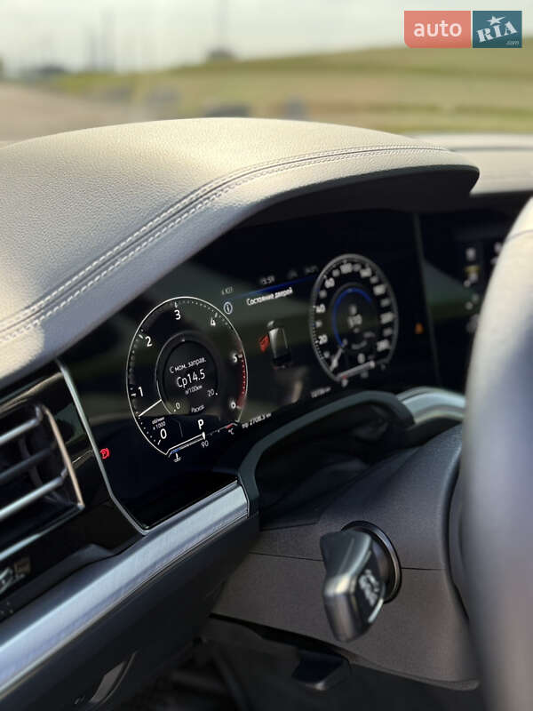 Внедорожник / Кроссовер Volkswagen Touareg 2018 в Днепре